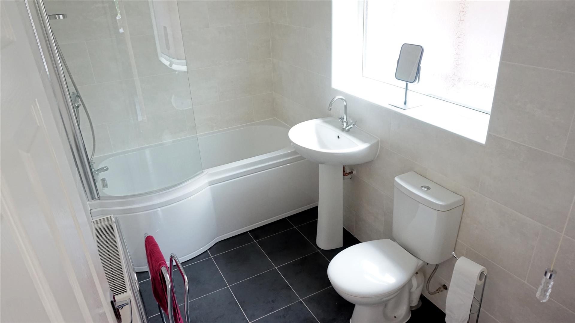 LUXURY FULLY TILED BATHROOM